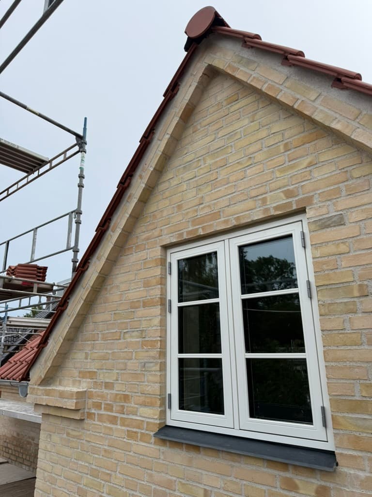 Nyt tegltag under konstruktion